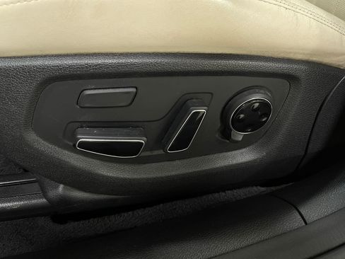 Used 2017 Genesis G80 3.8 w/ Option Group 03 image 17