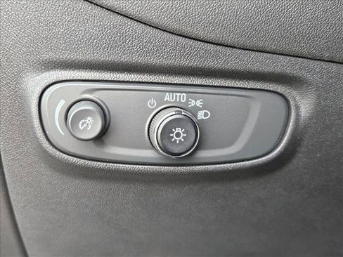 Used 2023 Chevrolet Equinox LT image 7