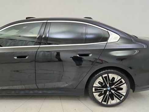 Used 2026 BMW 530i image 11