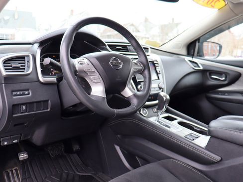 Used 2018 Nissan Murano SV w/ Premium Package image 10
