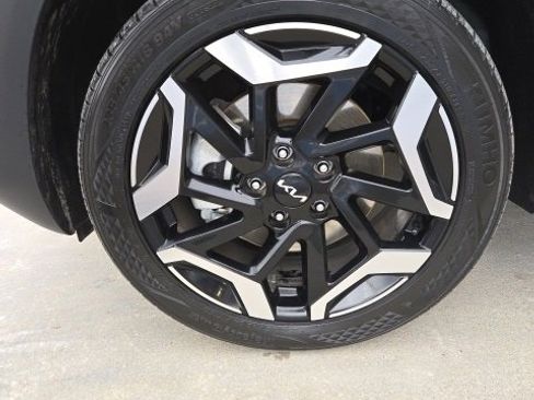 Certified 2024 Kia Seltos SX w/ SX Sunroof Package image 9