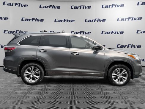 Used 2015 Toyota Highlander XLE AWD/4WD image 7