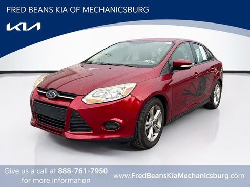 Used 2014 Ford Focus SE w/ SE Winter Package FWD image 3