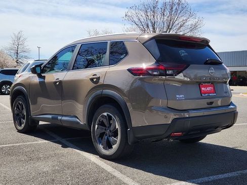 Certified 2024 Nissan Rogue SV w/ SV Premium Package FWD image 3