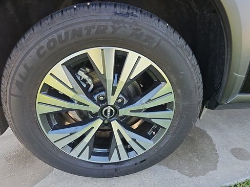 Used 2023 Nissan Rogue SV FWD image 19