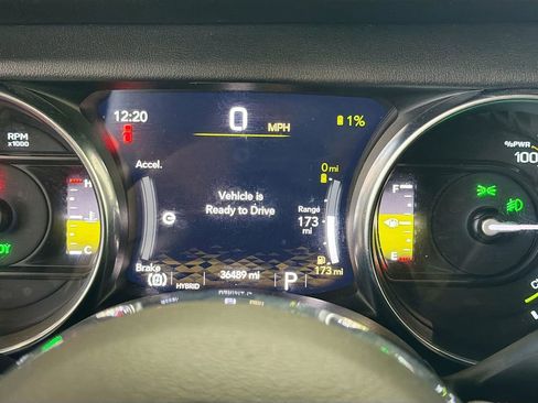 Used 2023 Jeep Wrangler Unlimited Sahara w/ Cold Weather Group AWD/4WD image 15