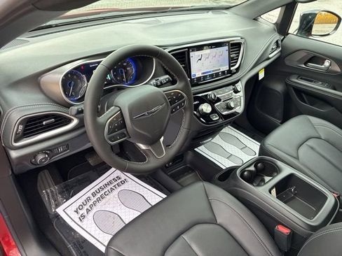New 2026 Chrysler Pacifica Select image 12