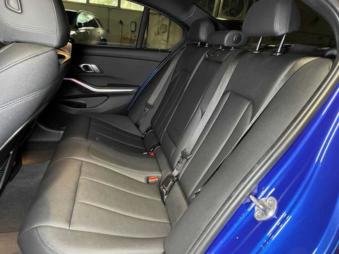 Used 2021 BMW 330i Sedan w/ M Sport Package RWD image 19