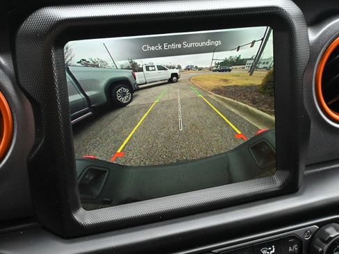 Used 2022 Jeep Gladiator Mojave image 14