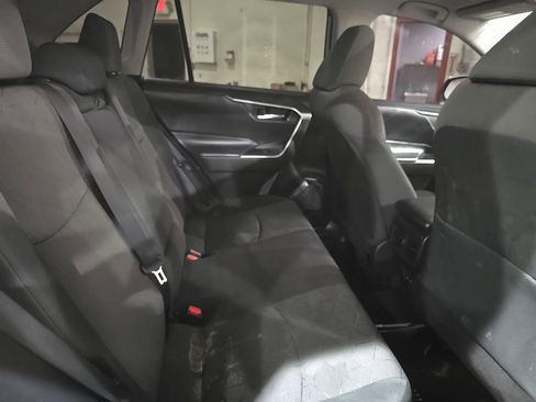 Used 2021 Toyota RAV4 XLE w/ Convenience Package FWD image 12