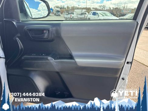 Used 2020 Toyota Tacoma SR AWD/4WD image 12
