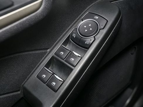 Used 2022 Ford Escape SE w/ Cold Weather Package FWD image 32