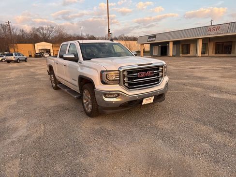 Used 2018 GMC Sierra 1500 SLT image 2
