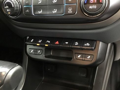 Used 2021 Chevrolet Colorado Z71 w/ Safety Package AWD/4WD image 25