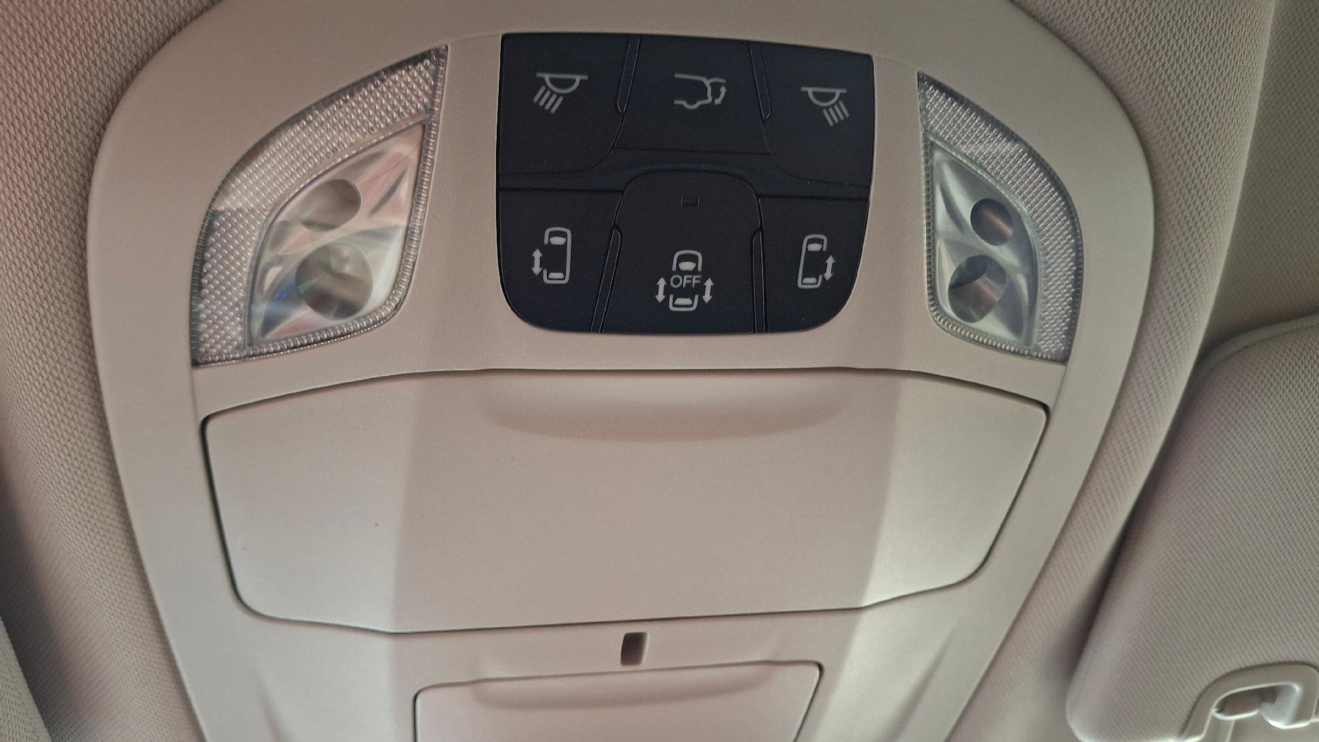 Used 2023 Chrysler Pacifica Touring-L FWD image 23