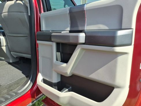 Used 2019 Ford F250 XLT w/ XLT Premium Package AWD/4WD image 14