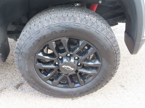 Used 2025 Chevrolet Silverado 3500 LT w/ Trail Boss Package AWD/4WD image 15