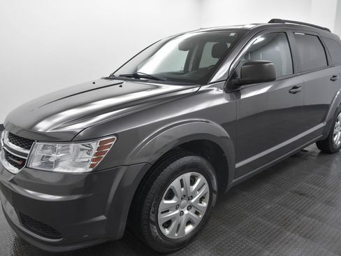 Used 2016 Dodge Journey SE w/ Flexible Seating Group image 3