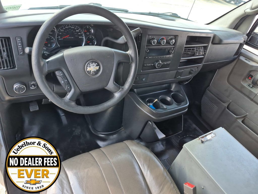 Used 2015 Chevrolet Express 3500 Extended RWD image 10