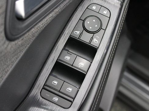 Used 2023 Nissan Rogue SV FWD image 15