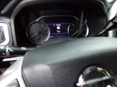 Used 2021 Nissan Titan SV w/ SV Convenience Package AWD/4WD image 9
