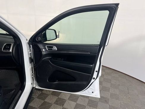 Certified 2018 Jeep Grand Cherokee Limited AWD/4WD image 29
