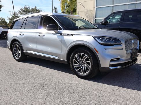 Used 2021 Lincoln Aviator 2WD w/ Elements Package image 10