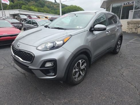 Used 2020 Kia Sportage LX w/ LX Popular Package AWD/4WD image 3