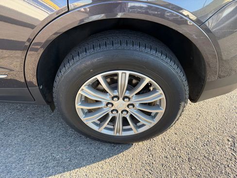 Used 2017 Cadillac XT5 Luxury w/ Driver Awareness Package FWD image 19