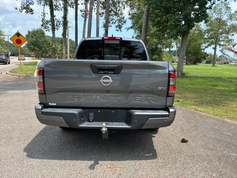 Used 2023 Nissan Frontier SV w/ SV Convenience Package RWD image 4
