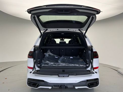 Certified 2025 BMW X7 M60i image 5