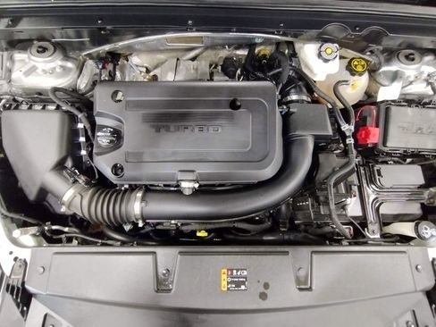 Used 2023 Buick Envision Essence image 8