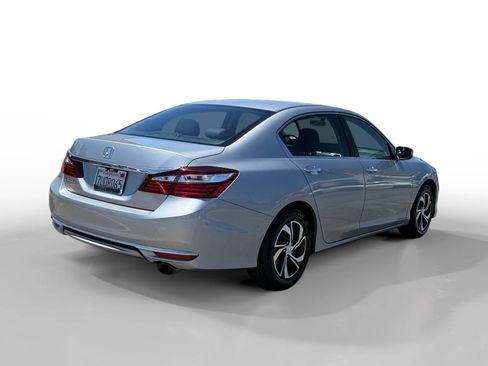 Used 2017 Honda Accord LX image 5
