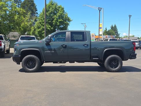 New 2026 Chevrolet Silverado 2500 ZR2 AWD/4WD image 6