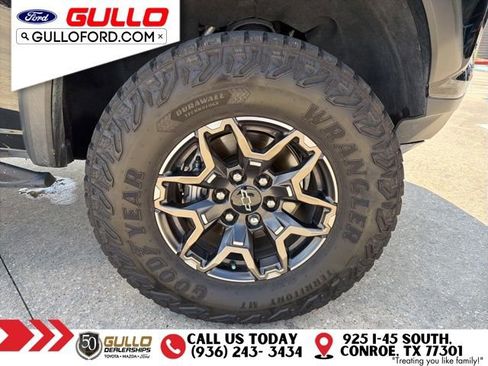 Used 2025 Chevrolet Colorado ZR2 w/ Technology Package AWD/4WD image 5