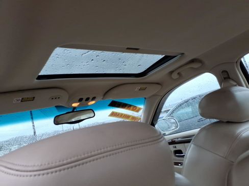 Used 2001 Lincoln Town Car Cartier image 9