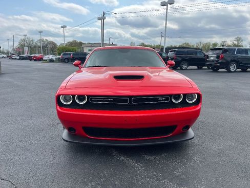 Used 2023 Dodge Challenger GT image 2