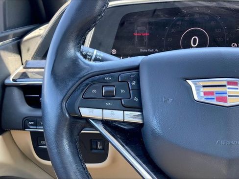 Used 2021 Cadillac Escalade Premium Luxury AWD/4WD image 18