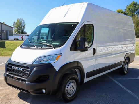 Used 2024 RAM ProMaster 3500 w/ Convenience Group image 29