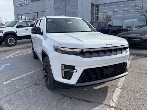 New 2026 Jeep Grand Wagoneer Summit image 8