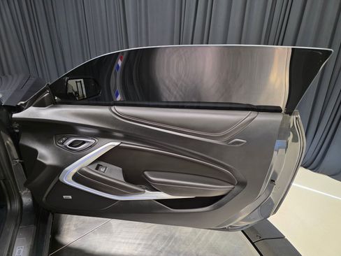 Used 2018 Chevrolet Camaro SS RWD image 32