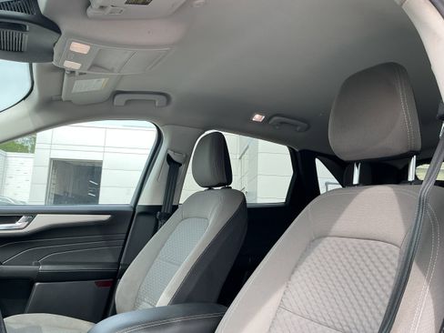 Used 2021 Ford Escape SE w/ Cold Weather Package AWD/4WD image 6