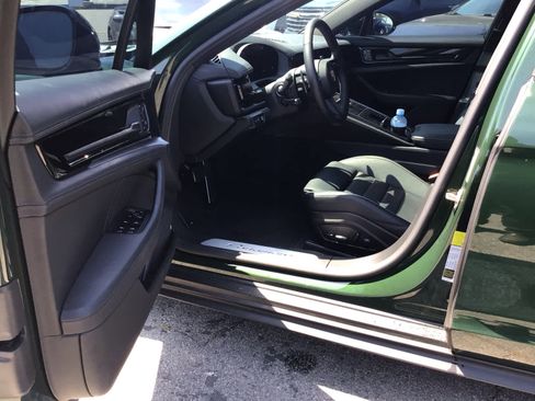 Used 2026 Porsche Panamera RWD image 5