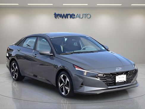 Used 2023 Hyundai Elantra SEL w/ Convenience Package FWD image 6