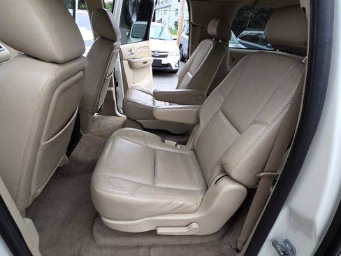 Used 2010 Cadillac Escalade ESV Luxury AWD/4WD image 33