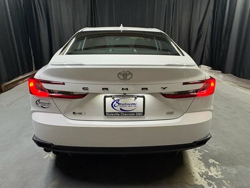 Used 2025 Toyota Camry SE FWD image 6