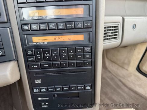 Used 1993 Cadillac Allante FWD image 62