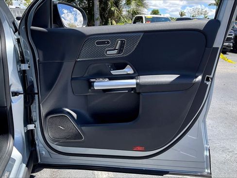 Used 2025 Mercedes-Benz GLA 250 image 23