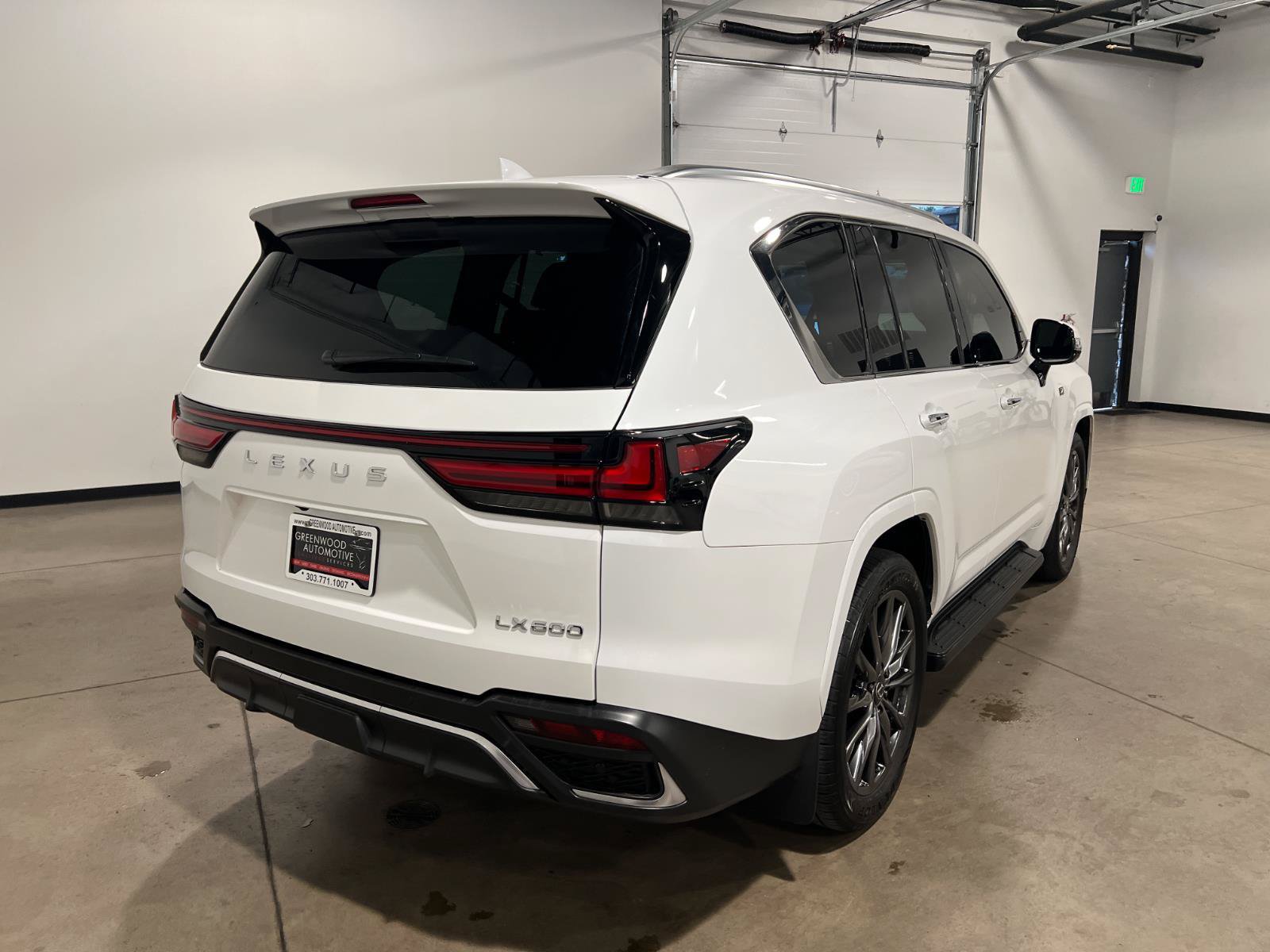 Used 2024 Lexus LX 600 F Sport AWD/4WD image 3