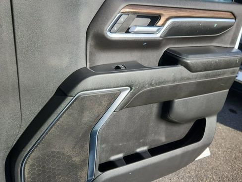 Used 2024 Chevrolet Silverado 2500 LT image 14